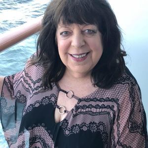 Meet your Posher, Suzanne